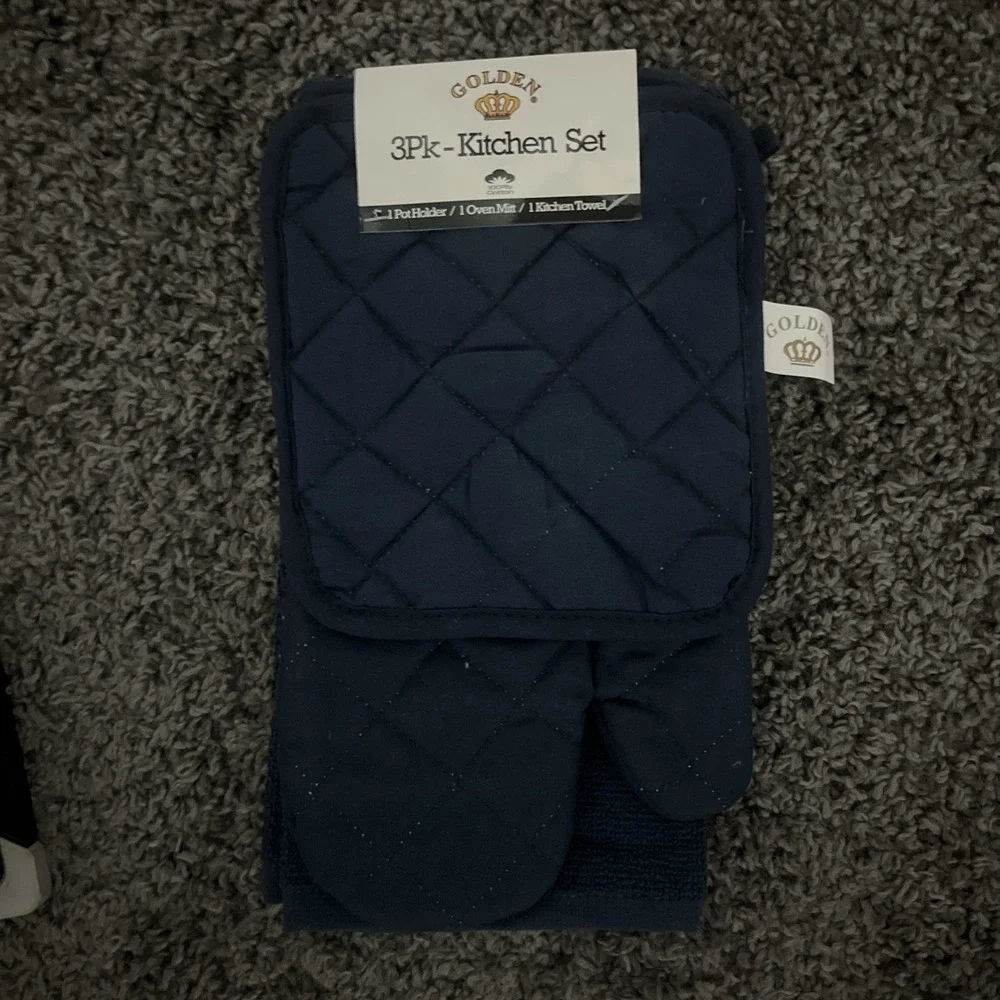 Golden 3 Piece Kitchen Set Oven Mitt , Pot‎ Holder & Towel Navy blue Brand new